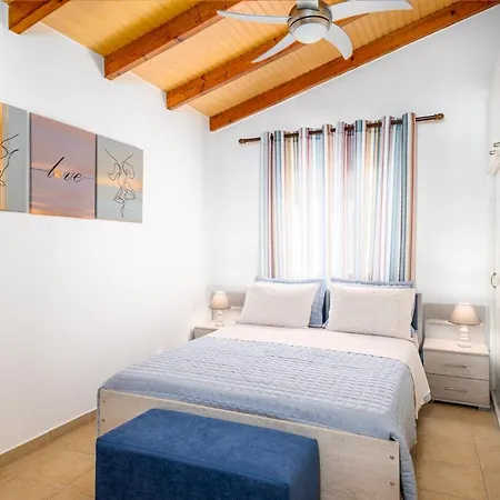 Akoli Blue - An Elegant By The Sea Ferienhaus *